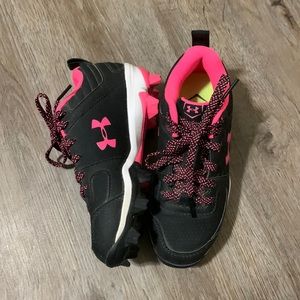 Girls baseball cleats